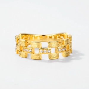 Minimalist S925 sterling silver gold plated square ring with vintage chain texture and zircons