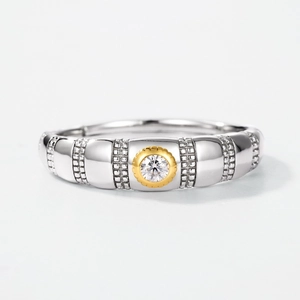Minimalist S925 silver ring with two-tone gold accents and checkered textured relief