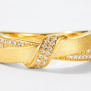 French retro double-layered gold ring with brushed texture and sparkling zircon stones