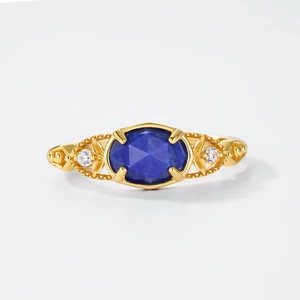 Vintage S925 sterling silver ring with hexagonal lapis lazuli and gold floral engraving