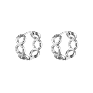 Boucles d'oreilles huggies en acier inoxydable argenté poli avec un design géométrique creux