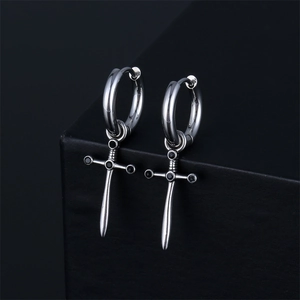 Boucle d'Oreille Créole avec Pendentif Épée en Acier Inoxydable Hip Hop Punk Pièce Unique avec Strass Noir pour Hommes Femmes