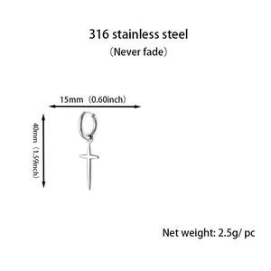 Vue macro de la boucle d'oreille croix en acier 316 avec dimensions et poids précis