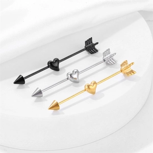 Boucles d'oreilles industriel flèche de Cupidon en argent, or et noir avec cœur