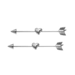 Boucles d'oreilles industriel flèche en acier argenté avec détail de cœur poli