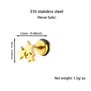 Makroansicht goldener 316 Edelstahl Ohrstecker mit drei Sternen sowie Maßen und Gewicht