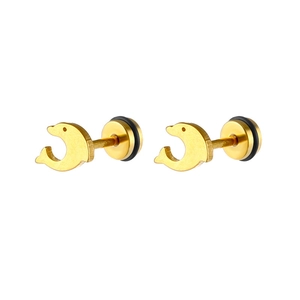 Vue détaillée des boucles d'oreilles dauphin dorées avec fermoirs de sécurité