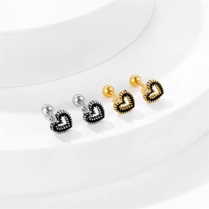 Boucles d'oreilles cœur en acier inoxydable avec détails noirs et fermoir à vis zircon