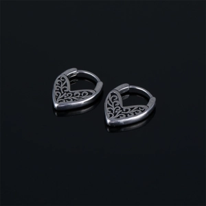 Vintage Stainless Steel Heart Earrings Hollow Out Scroll Vine Pattern Jewelry Silver Color Punk Gothic Hoop For Women Men