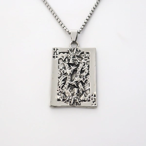 Collier avec pendentif carte de poker Roi de Pique en acier inoxydable au style punk rétro