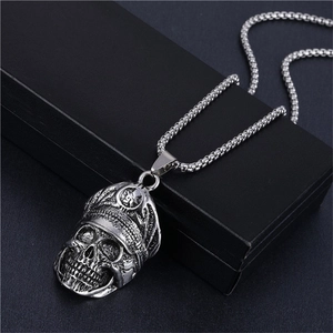 Collier Pendentif Crâne avec Casquette Militaire en Alliage Vintage Punk Gothique Rétro Argent Chaîne pour Hommes Femmes Unisexe Bijoux