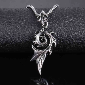 Collier Pendentif Plume de Flamme Tribale en Alliage Vintage Chaîne de Pull Rotative de Style Ethnique Rétro pour Hommes Femmes