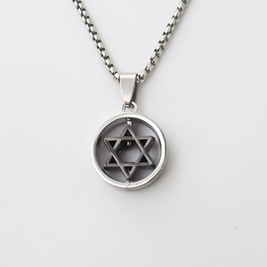 Collier géométrique argenté avec pendentif étoile de David rotatif sur chaîne