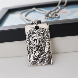 Collier en acier inoxydable avec pendentif lion 3D et chaîne à maillons carrés