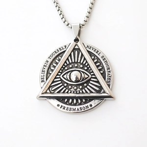 Collier avec pendentif oeil de la providence en argent, triangle et étoile gravés