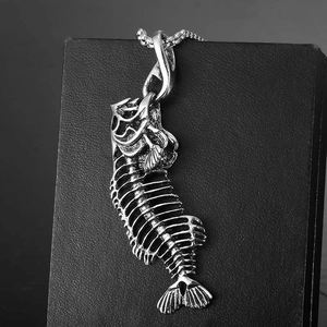 Punk Retro Fishbone Pendant Necklace Alloy Personalized Street Style Unisex Skeleton Jewelry Silver Color Accessory