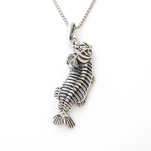 Gothic fishbone skeleton pendant necklace in vintage silver alloy with detailed craft