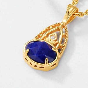 Halskette mit Lapislazuli-Anhänger in Tropfenform aus vergoldetem 925er Silber