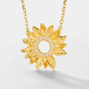 Collana girasole spazzolata in argento sterling S925 placcato oro con zirconi bianchi