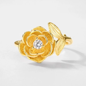 Retro S925 sterling silver 18K gold camellia ring with brushed texture and zircon center