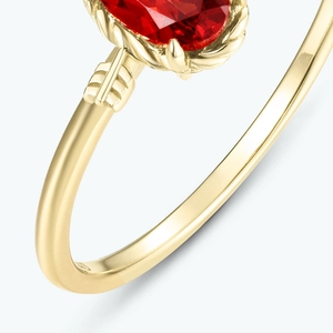 Bague luxueuse en argent S925 plaqué or avec pierre rouge poire et détails flèche