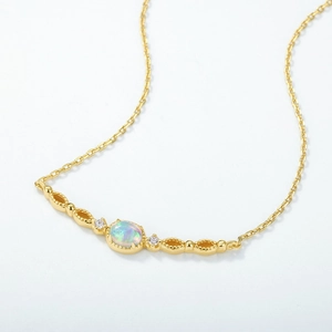 Minimalist gold S925 silver necklace with oval opal and accent diamonds