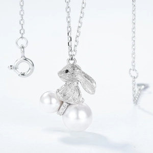 Collier lapin en argent S925 fait main avec finition métal brossé et perles douces