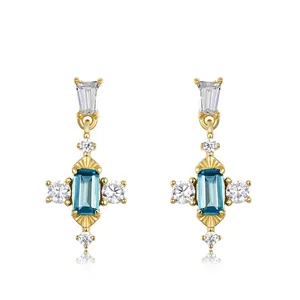 Boucles d'Oreilles Clous en Argent Sterling 925 Plaqué Or Avec Topaze Bleu de Londres et Strass Bijoux Élégants pour Femmes