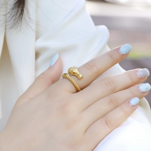 Vintage gold horse head ring with twisted band, adjustable open ring for women