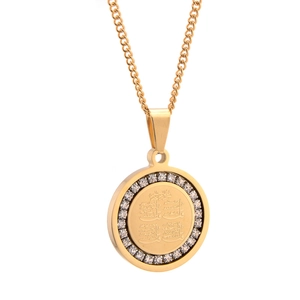 Collier Pendentif Hip Hop Tendance en Acier Inoxydable Plaque Ronde Incrusté de Zirconia Chaîne de Pull Longue Écriture Arabe Personnalisée pour Homme Bijoux
