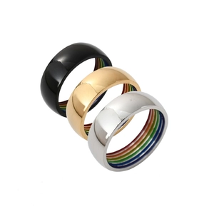 Bague en Acier Titane avec Rayure Intérieure Arc-en-ciel pour Hommes Bijoux LGBTQ Pride en Acier Inoxydable Poli Bande de Mode
