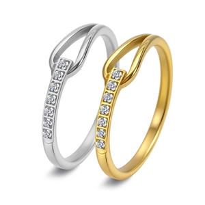 Bagues élégantes en or 18K et argent avec design nœud et cristaux étincelants