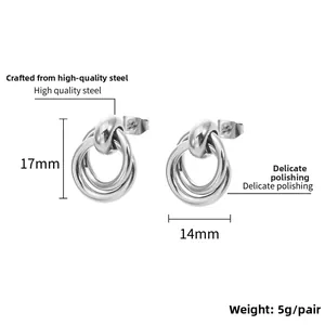 Vue détaillée de boucles d'oreilles doubles anneaux en acier poli avec dimensions