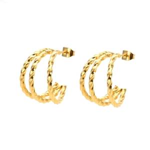Boucles d'oreilles créoles torsadées à trois fils en acier inoxydable plaqué or 18 carats