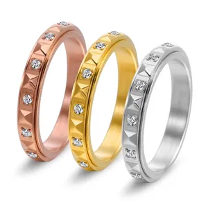 Stainless Steel Pyramid Studded Spinner Ring For Women Rotatable Rhinestone Narrow Band Light Luxury Fashion Jewelry Ring