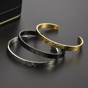 18K gold plated stainless steel C-shape bangles with hammered texture in gold silver black