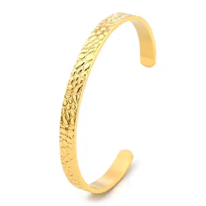 Bracelet Jonc en Acier Titane Martelé Forme C Ouvert Poli Minimaliste Géométrique Bracelet pour Hommes Femmes Bijoux Quotidien
