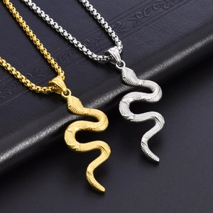Collana con ciondolo a serpente in acciaio inossidabile oro e argento con scaglie
