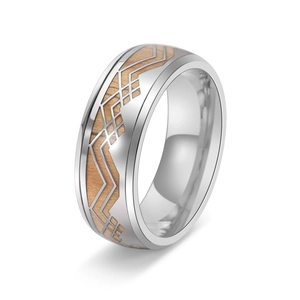 Titanstahl-Ring mit Fassholz-Einlage und geometrischem Muster für Herren