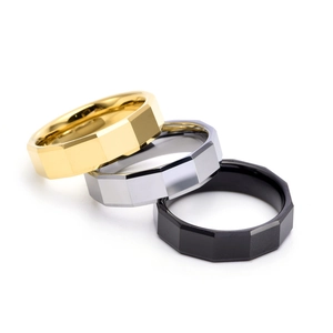 Lot de bagues en acier au tungstène or, argent et noir avec bords facettés géométriques