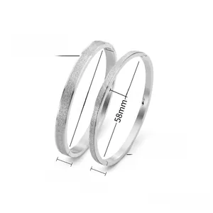 Spécifications de taille et poids pour joncs en acier titane mat, largeurs 4mm et 6mm