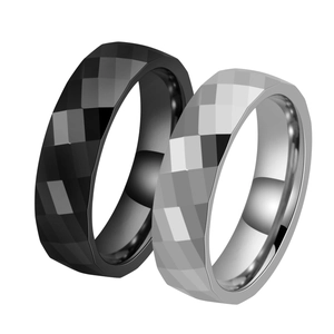 Bagues en tungstène argent et noir poli avec texture géométrique rhomboïdale style punk