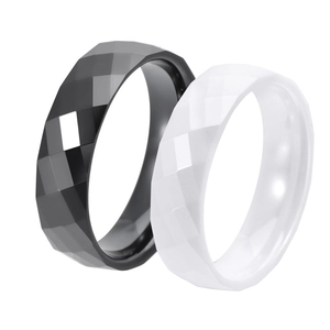 Anelli di moda in ceramica con sfaccettature geometriche nero e bianco per un look moderno