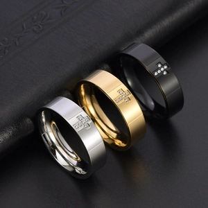Tre anelli a croce minimalisti in acciaio al titanio nei colori argento, oro e nero unisex