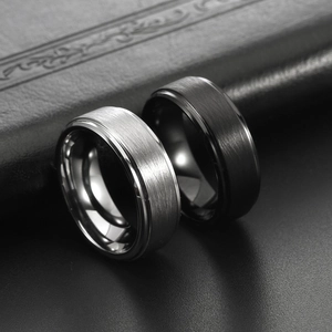 Bagues modernes 8mm en acier tungstène brossé mat pour hommes avec bords polis