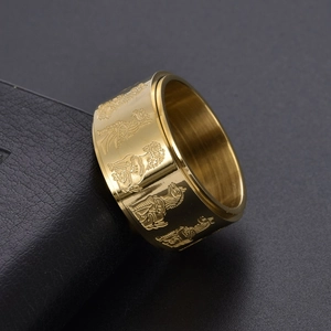 Bague rotative en acier titane doré avec motifs de totems de bêtes mythiques gravés
