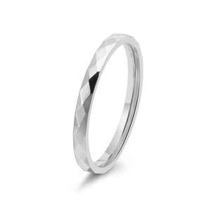 Anello minimalista in acciaio inossidabile argento con taglio a diamante e geometria pura