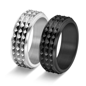 8mm punk pyramid rotating stainless steel rings in silver and black matte finish