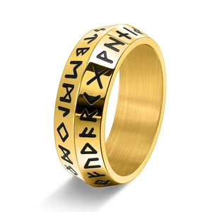 Goldener Wikinger Runenring aus Titanstahl mit polierten Kanten und gebürsteter Innenseite
