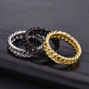 Dreiteiliges Titanstahl-Set aus kubanischen Kettenringen in Silber, Mattschwarz und Gold